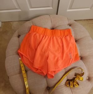 Size M Reebok PlayDry Running Shorts with liner